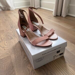 NWT Steve Madden Irenee Pink Lizard